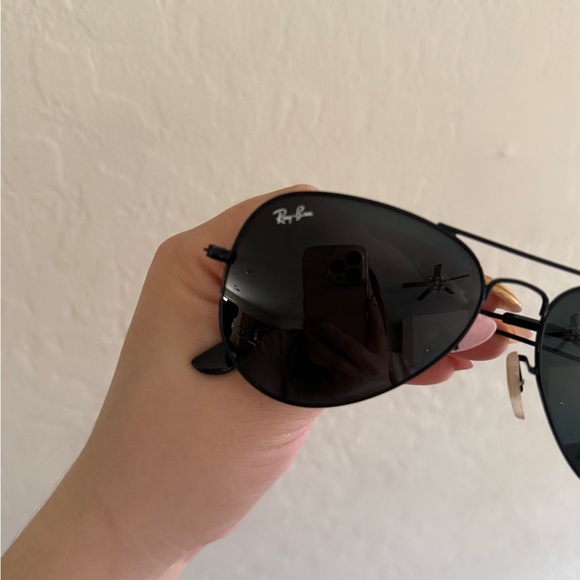 Ray-Ban Classic Black Aviator Sunglasses main image 3